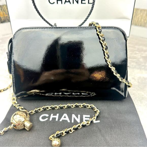 CHANEL Black Patent Leather Pouch Clutch Crossbody Bag with chain AUTHENTIC - Picture 3 of 16